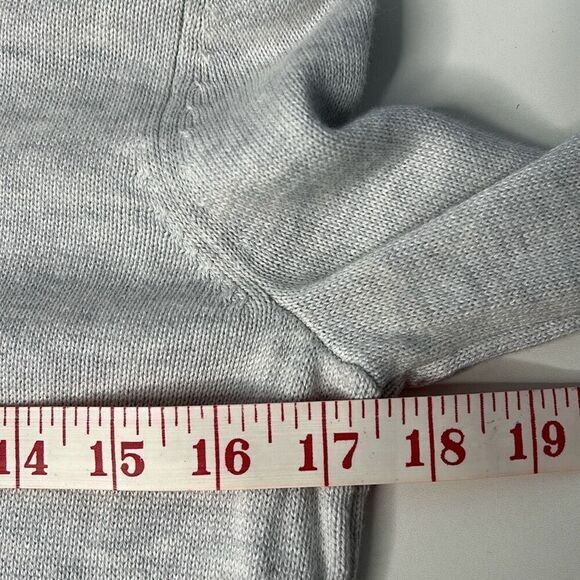 Abercrombie & Fitch SKI Penguin Crewneck Grey Ladies Small Sweater - Picture 6 of 8